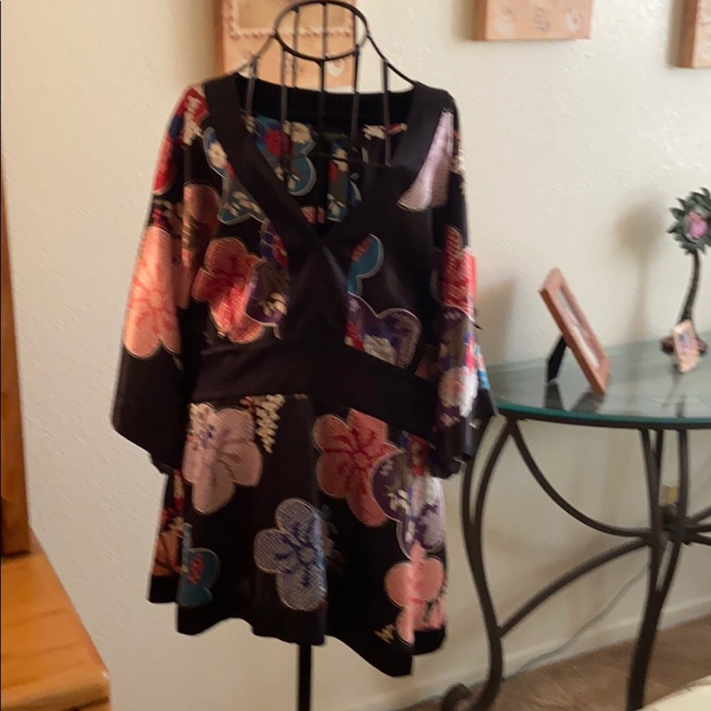 😍3/25 multicolor black satin kimono